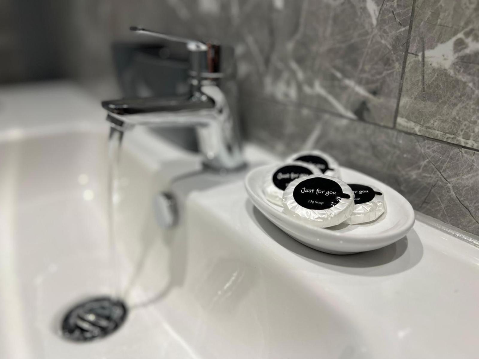 Whiskawaystays - Foregate Street - Apartment 3 Worcester Eksteriør billede