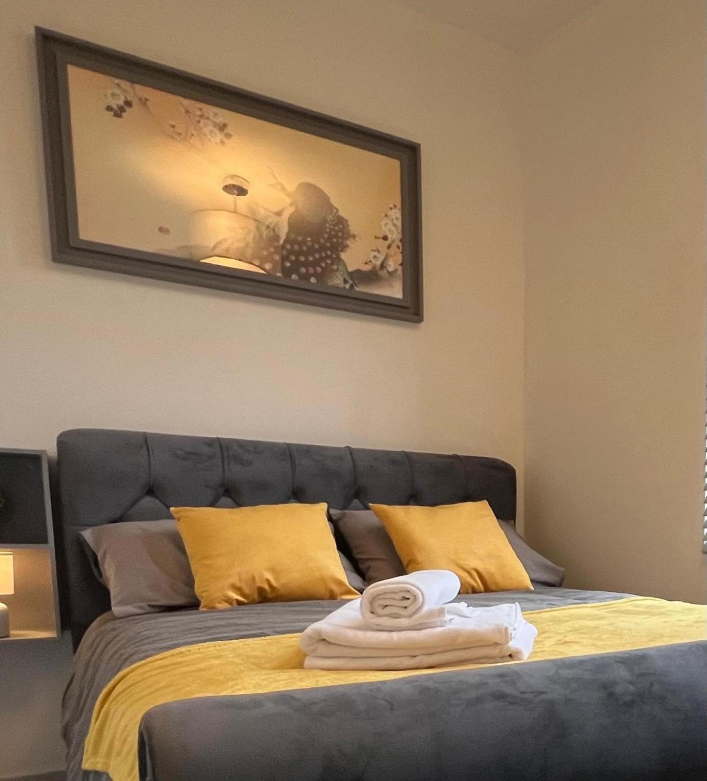 Whiskawaystays - Foregate Street - Apartment 3 Worcester Eksteriør billede